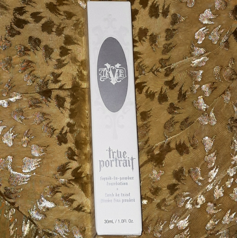 NIB KVD True Portrait Liquid-To-Powder Foundation